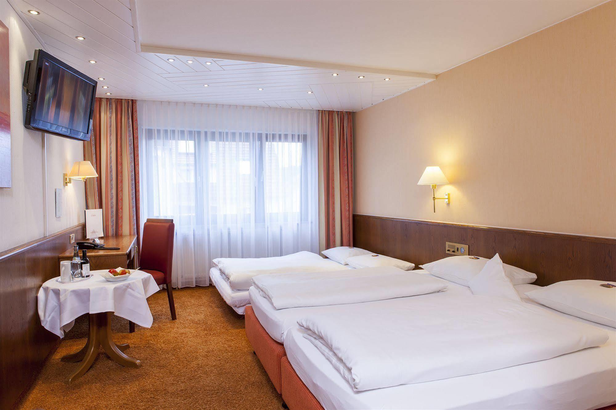 Hotel Lamm Ostfildern Dış mekan fotoğraf