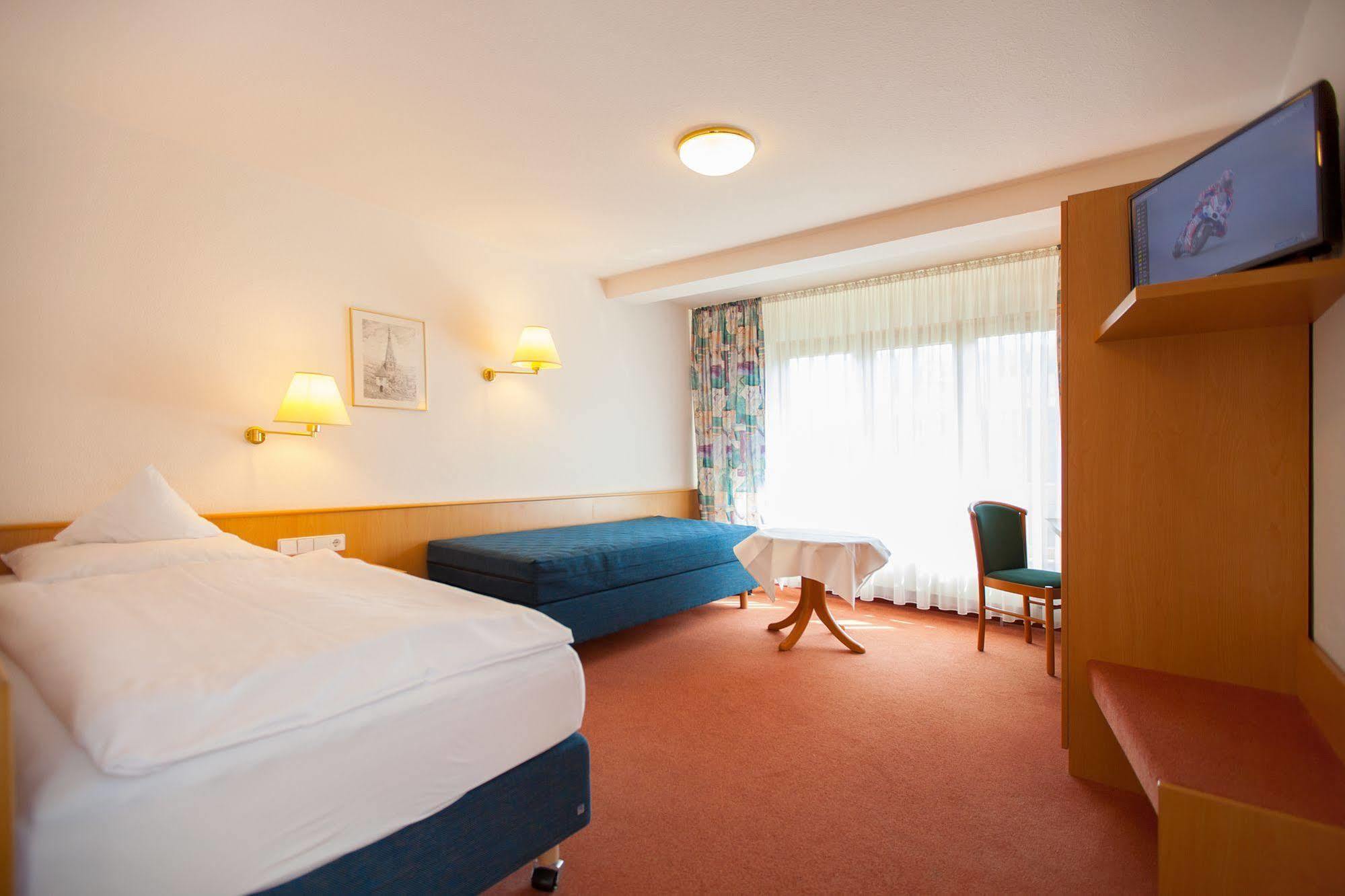 Hotel Lamm Ostfildern Dış mekan fotoğraf